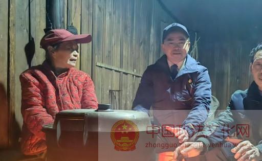 湖南省法院驻大坪村工作队春节前走访慰问脱贫户、监测户